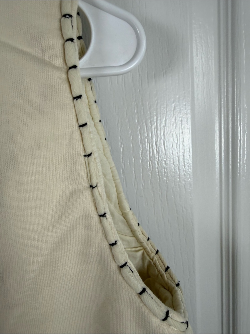 ZARA Cream Vest with Black Embroidered Motifs (030) - Picture 7 of 7